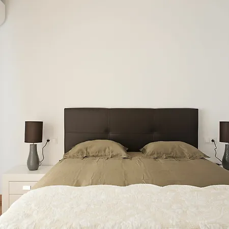 Sun Apartment *